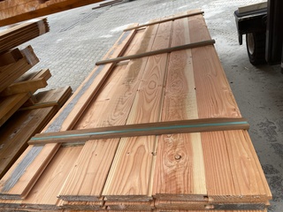 Ca. 122x Douglas Wisselsponning/Halfhoutsrabat, 18x190mm, lengte 300cm